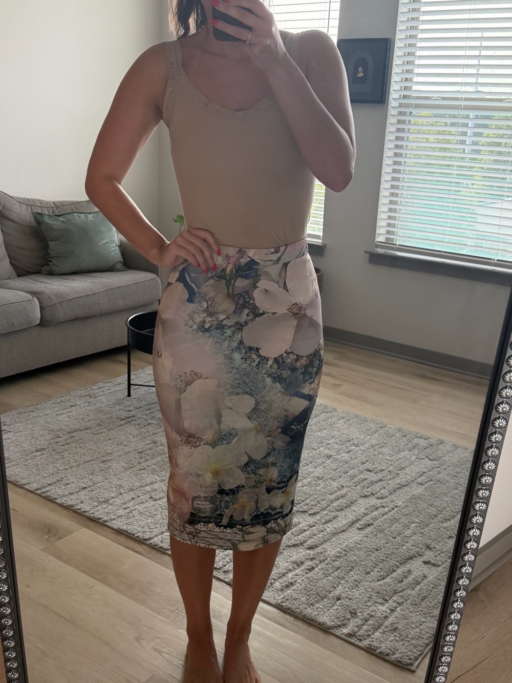 GUC Ted Baker Size 1 Water Color Floral Pencil Skirt